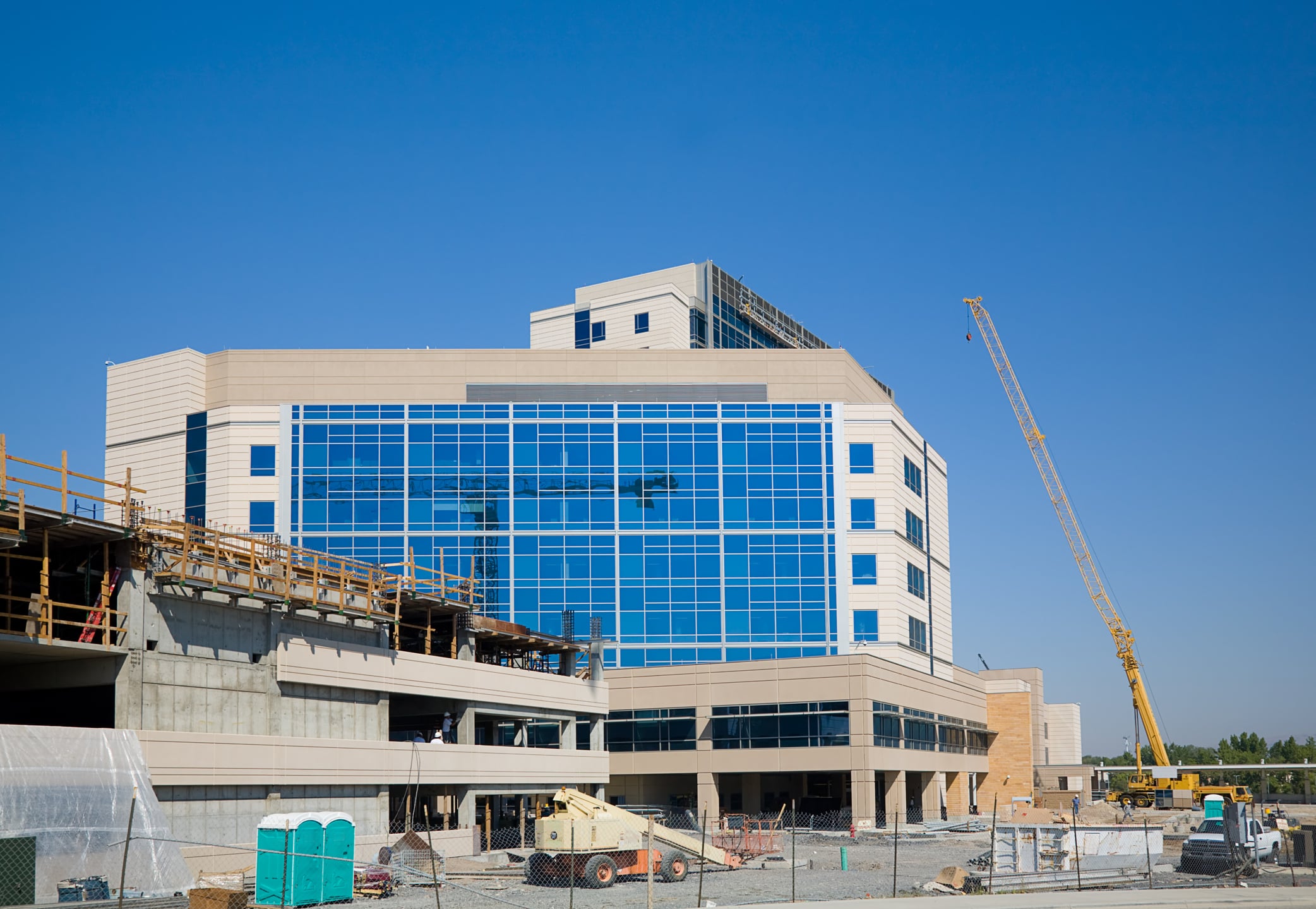 West Valley Healthcare Boom: New Hospitals and Medical Centers Opening Now