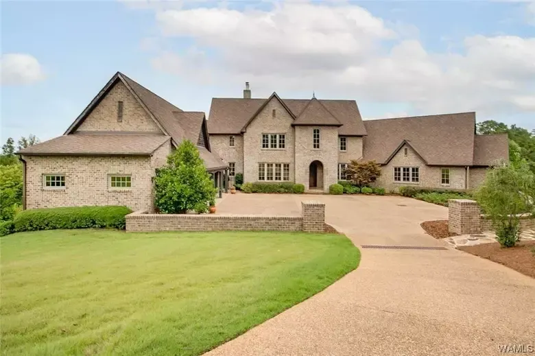 Tuscaloosas Concrete builds and installs Driveway