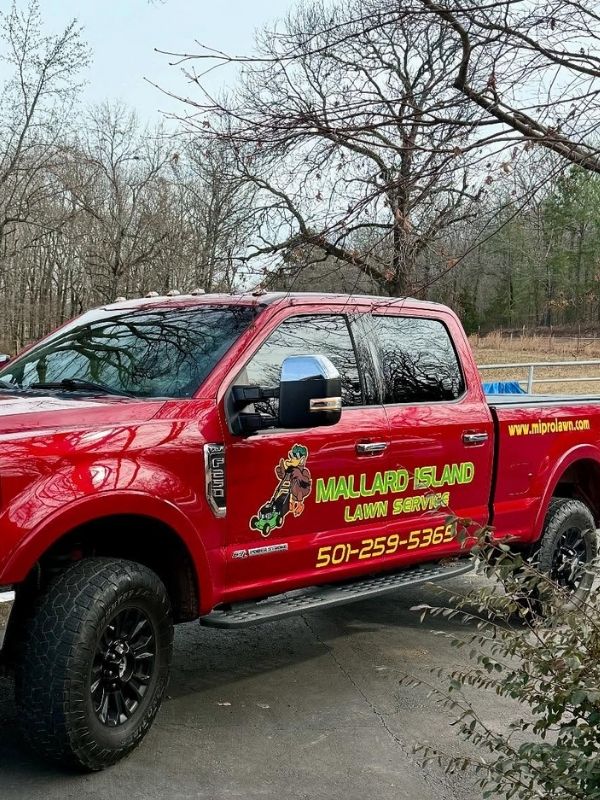 Mowin' & Growin' Lawn Care LLC Truck