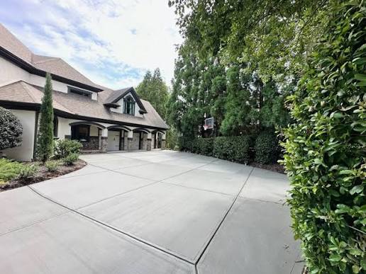 Huntsville Concrete Pros levels Driveway