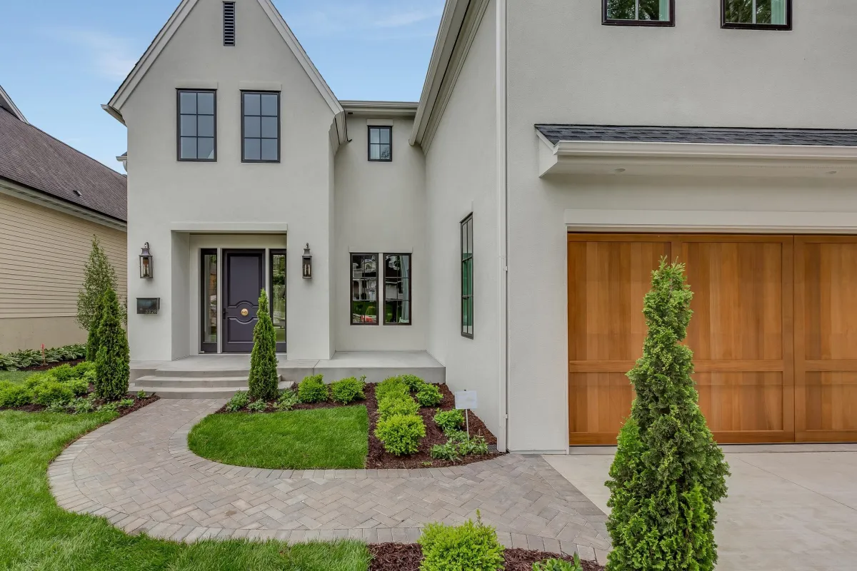 residential home with stable foundation and clean exterior conditions