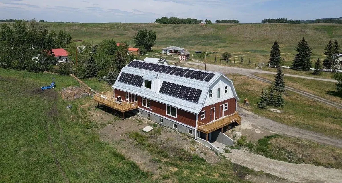 barn solar panels image