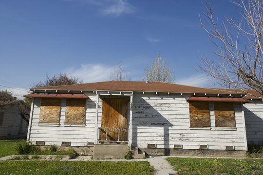 Distressed property in Sidney Nebraska ready to sell as-is