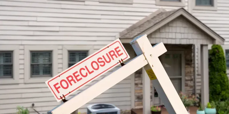 Step-by-Step Guide: How to Sell Your House Before Foreclosure