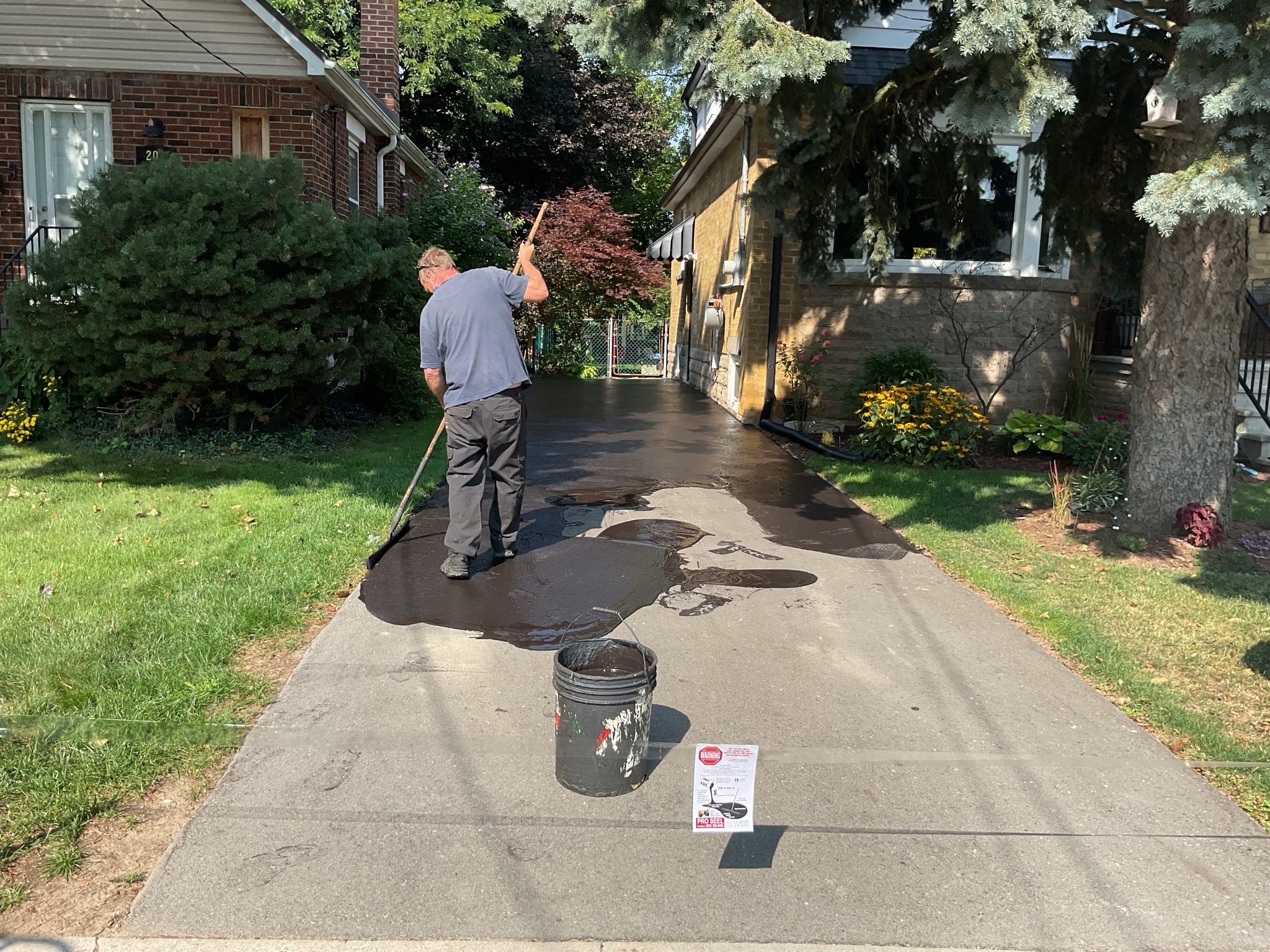 Asphalt Driveway Sealing in Hamilton