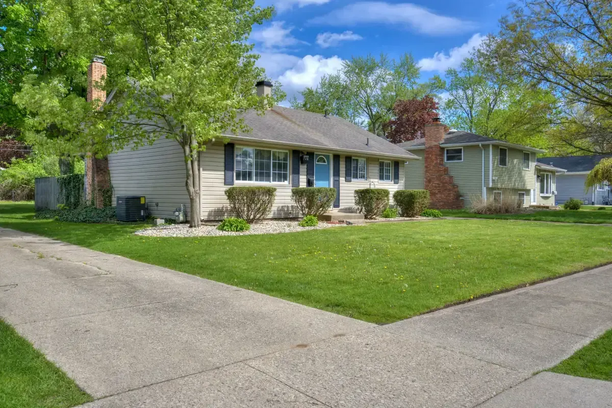 South Bend Concrete builds and installs Driveway