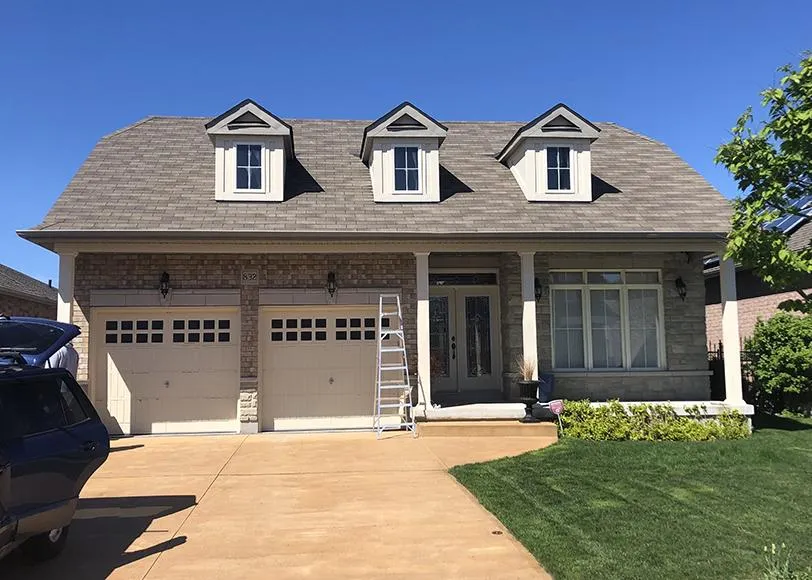 2 door garage house