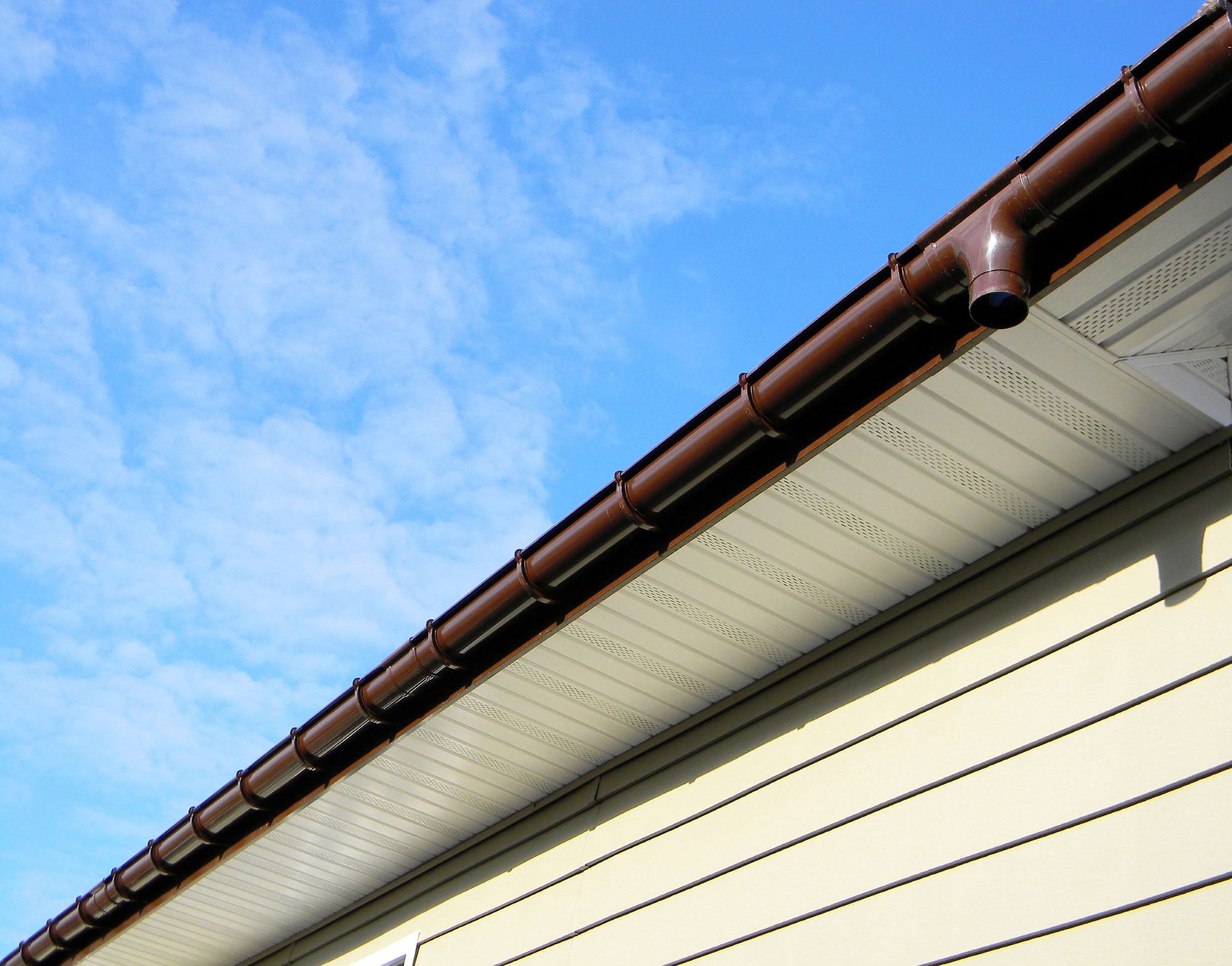 Seamless Rain Gutter Installation