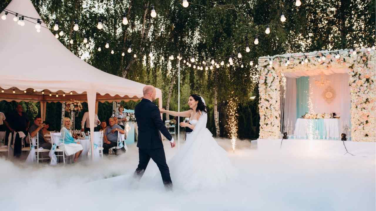 Outdoor Wedding Reception Ideas That Look Amazing in Photos