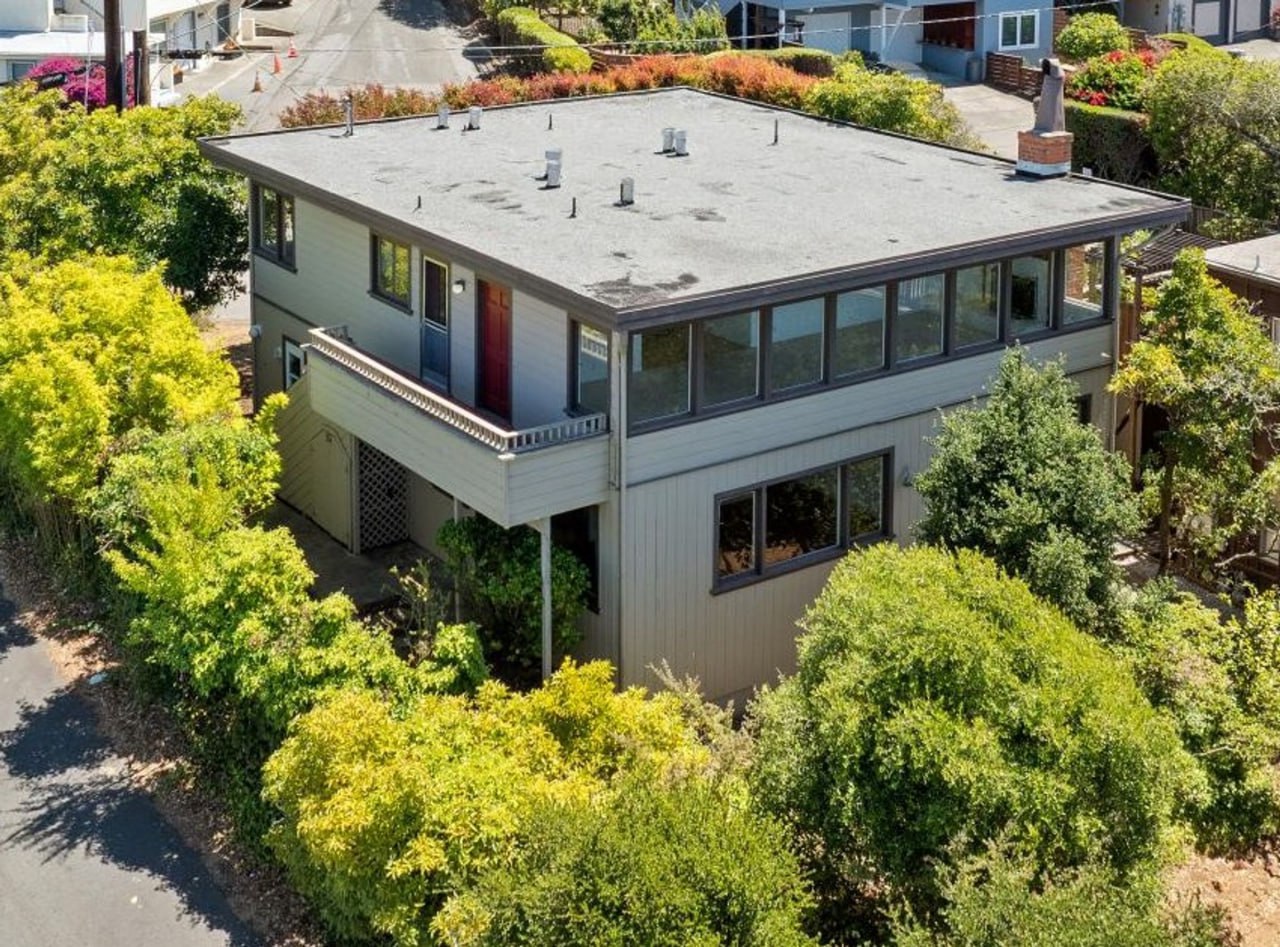 Off-market 2-unit fixer in Sausalito on corner site with mt.Tamalpais views!