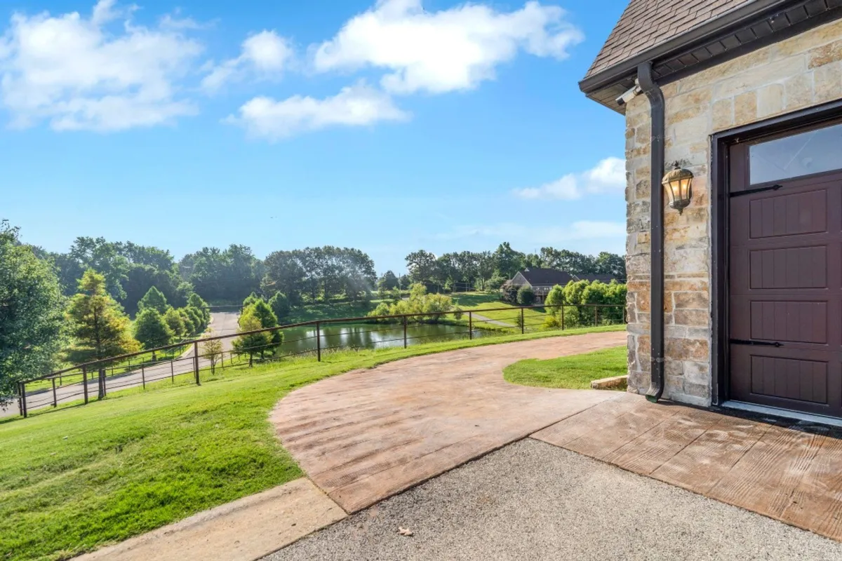 Jonesboro AR Concrete builds and installs Driveway
