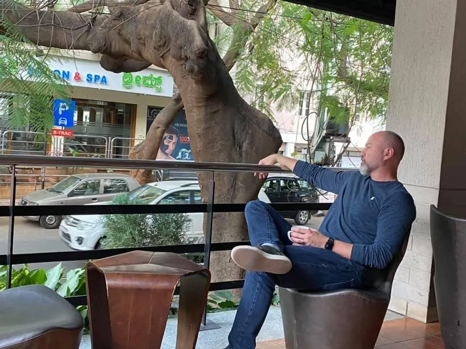 Enjoying a coffee in Indian cafe