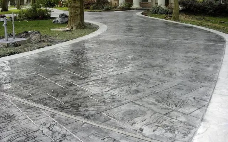 Knoxville Concrete Solutions builds and installs Driveway.