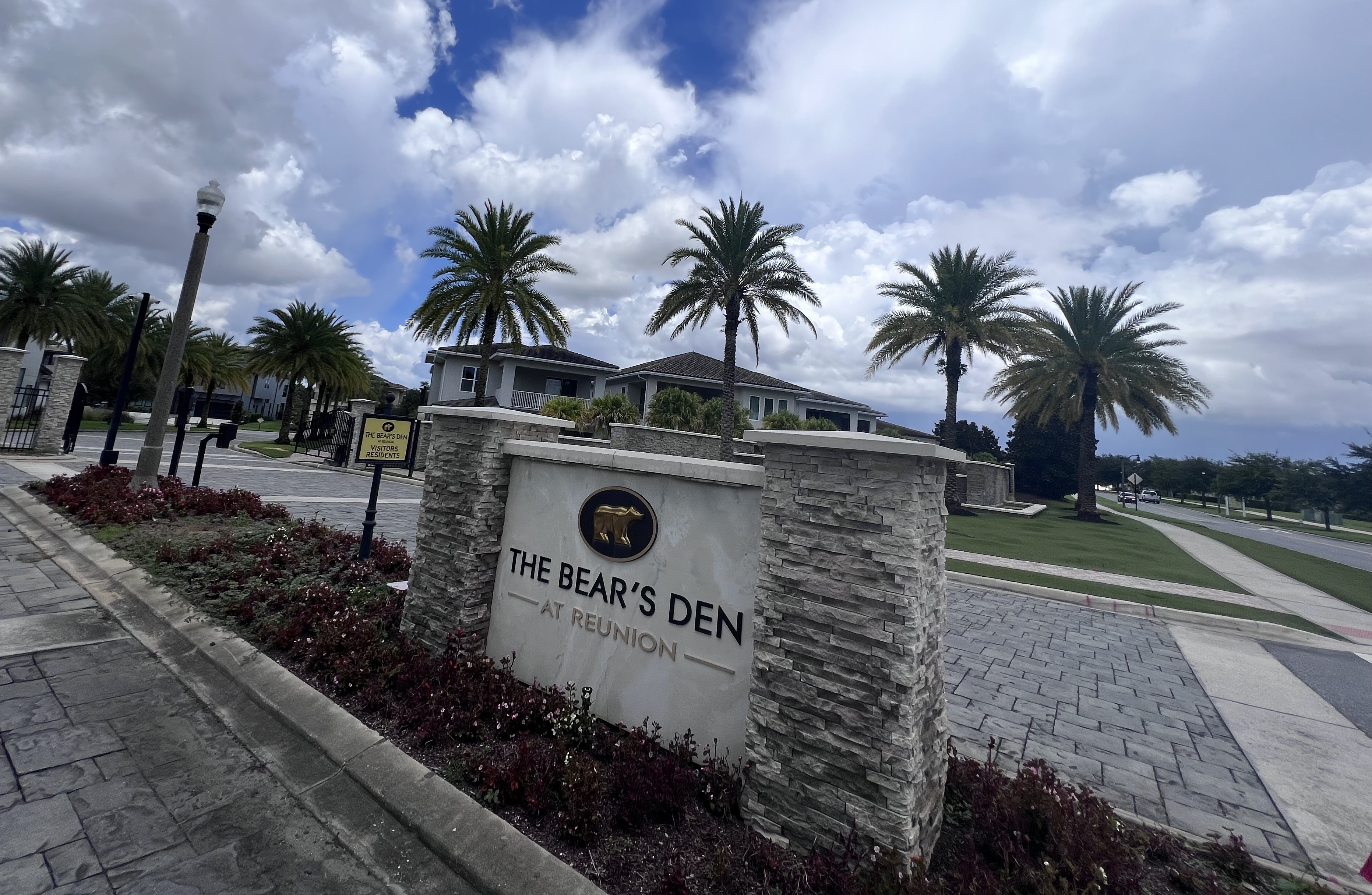Bears Den Reunion Resort Entrance
