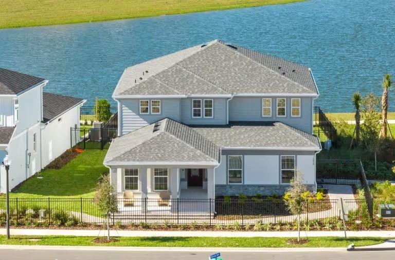 Silverleaf Oaks Model Home on Lake