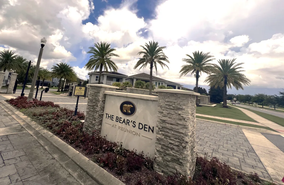 Bears Den Reunion Resort Entrance