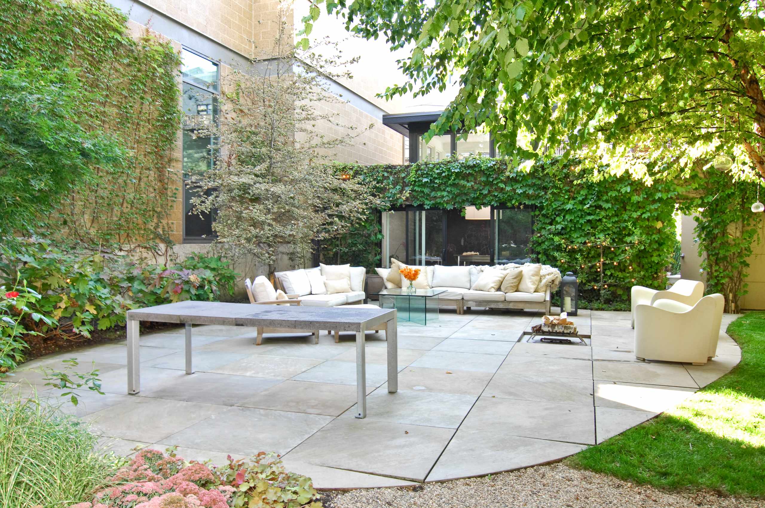 Eugene Concrete builds and installs Driveway