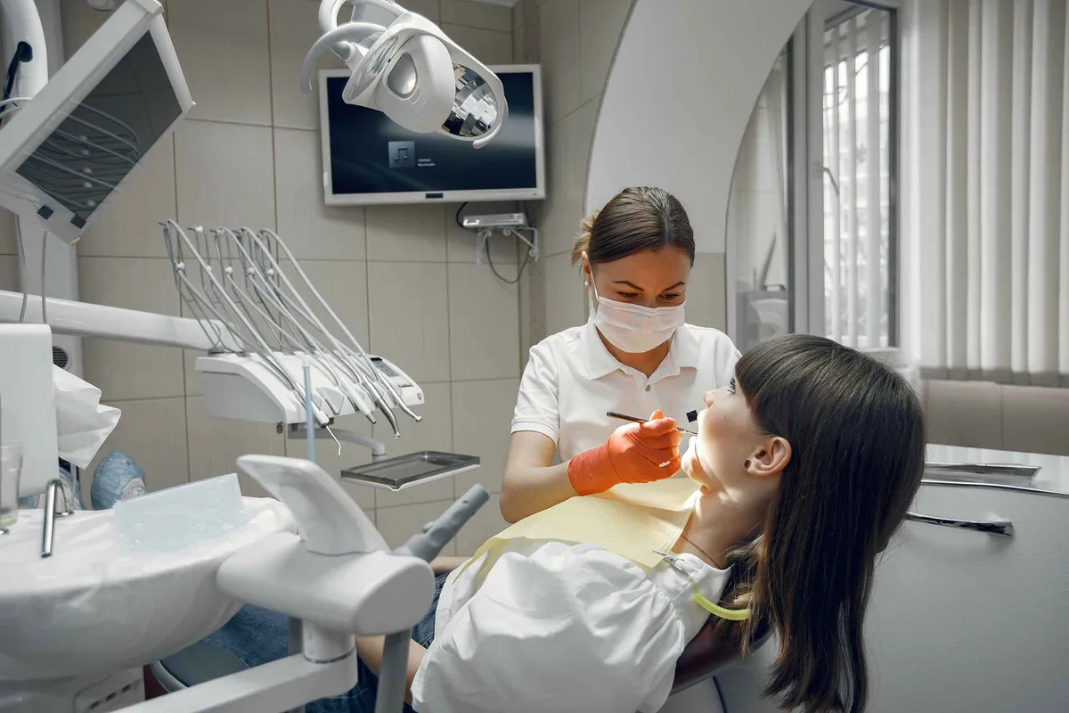 5 Reasons to Visit a Dentist Regularly