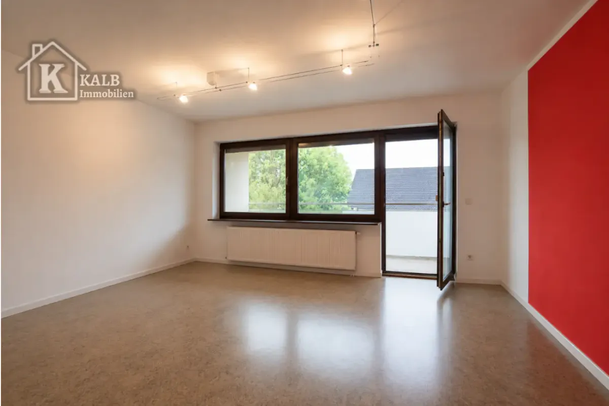 Geräumiges Wohn- und Esszimmer der 89 m² großen 3-Zimmer-Wohnung in Niederwerrn