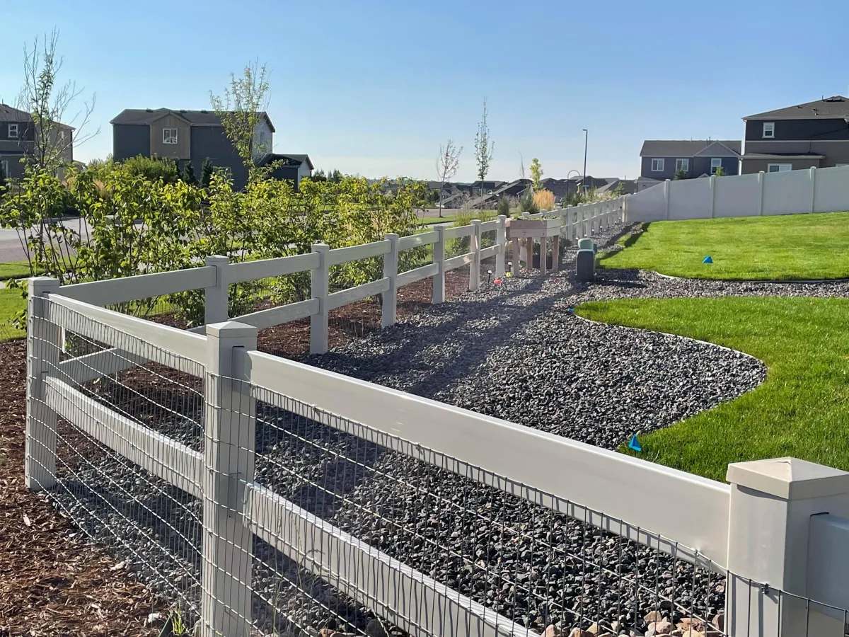 residential vinyl fence