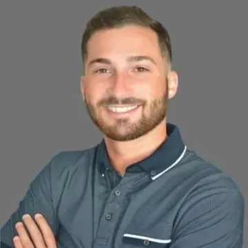 Portrait of Kelton Goold, a customer sharing his positive experience with Automations Club.