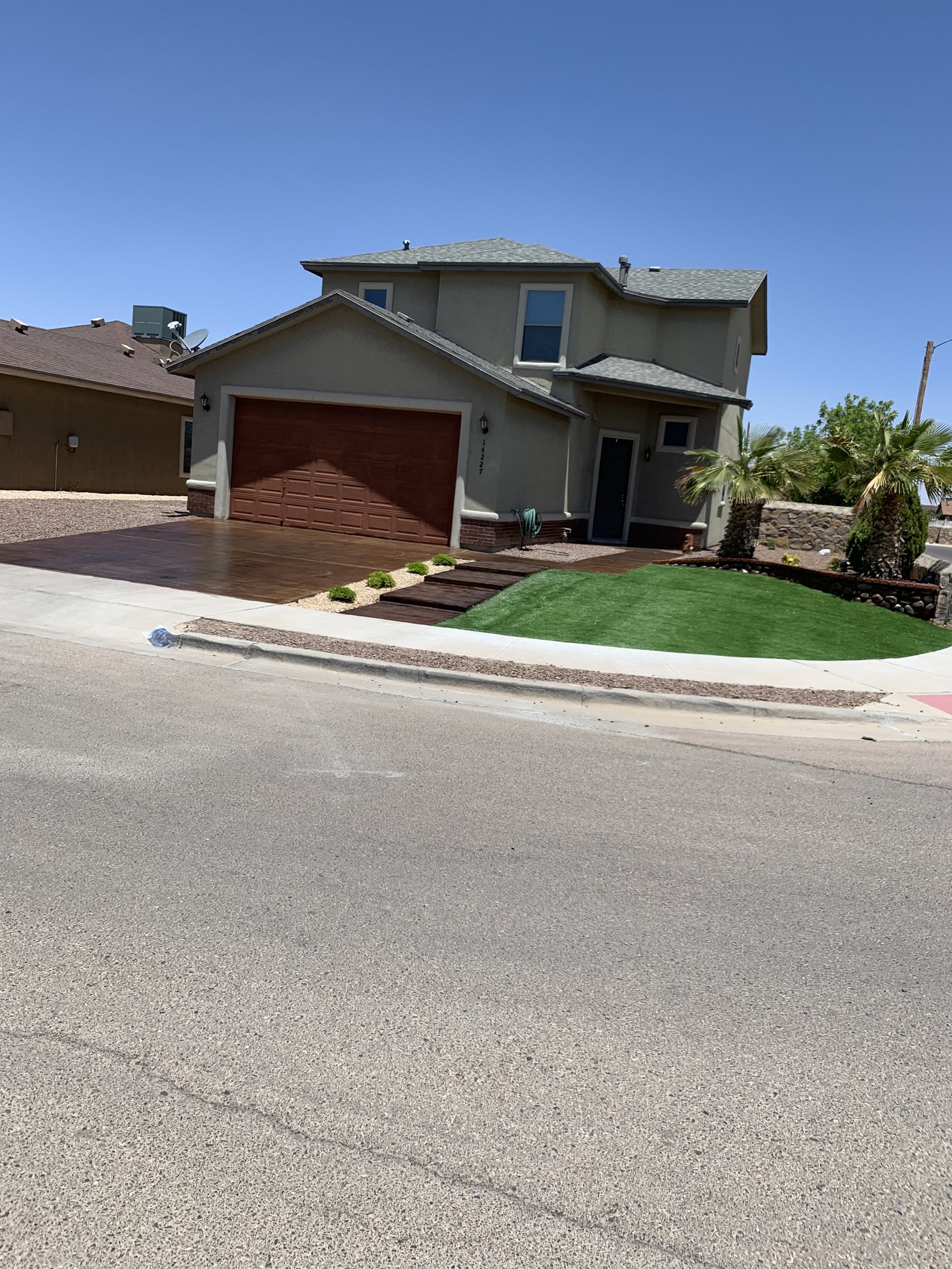 Artificial Turf vs. Natural Grass in El Paso: Total Cost & ROI Analysis