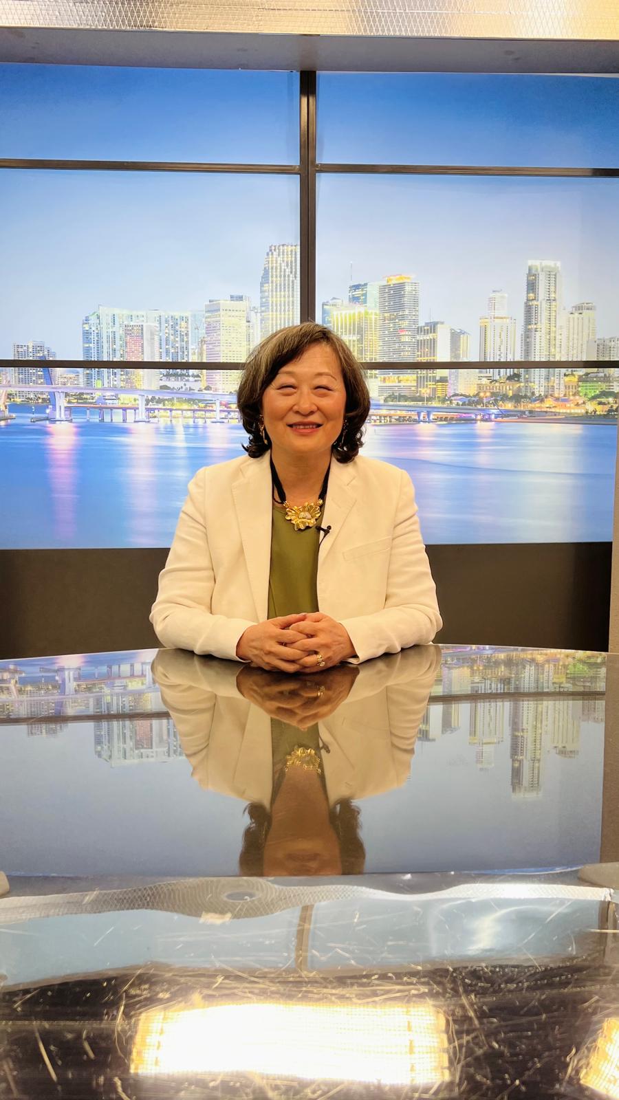 Professional portrait of Linda Yao