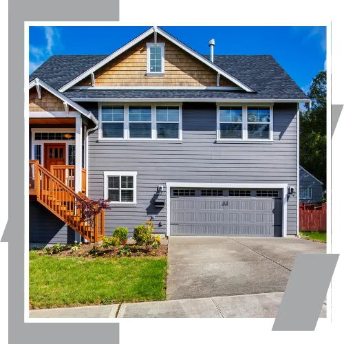 Siding contractor in Anacortes completing careful siding repair