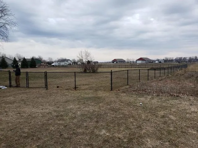 chain link fence