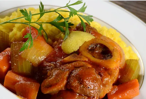 Intimate French restaurant ambiance – Figaro Bistro