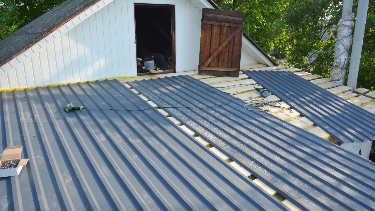 costs of hiring a roofing contractor in Alabama