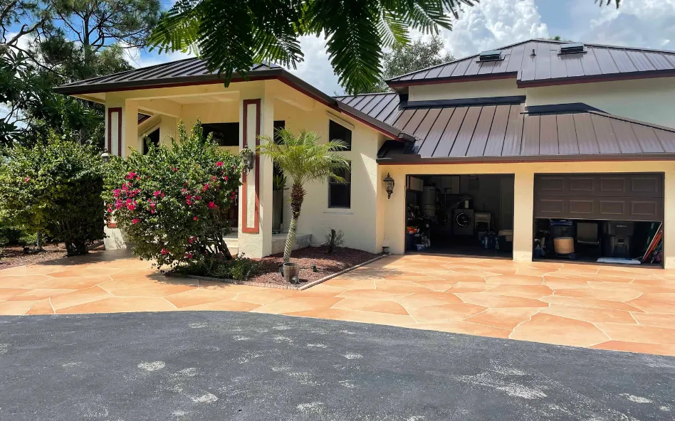 Boca Raton Concrete builds and installs driveways.