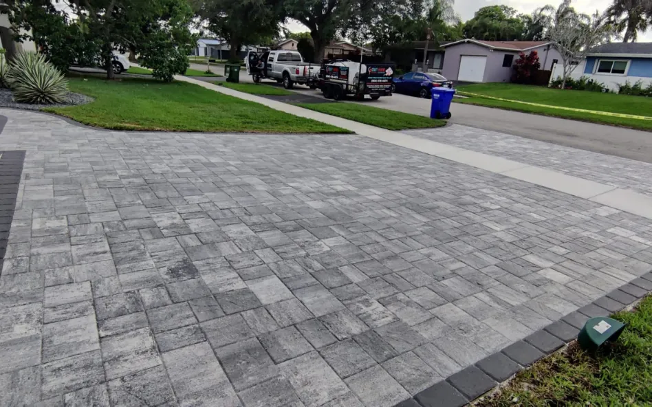 Boca Raton Concrete builds and installs driveways