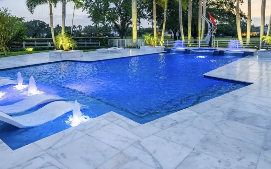 Boca Raton Concrete builds and installs pool deck