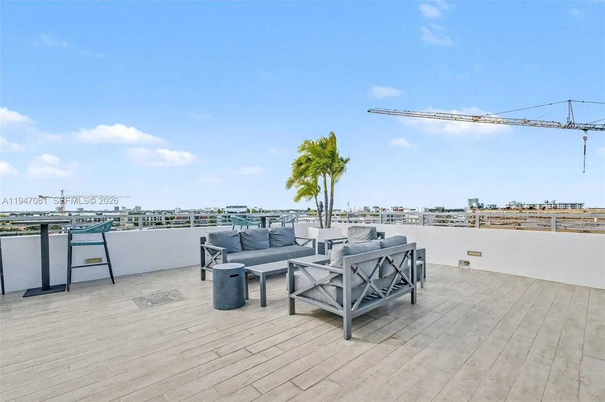 9901 E BAY HARBOR DR. #803 - Photo 1