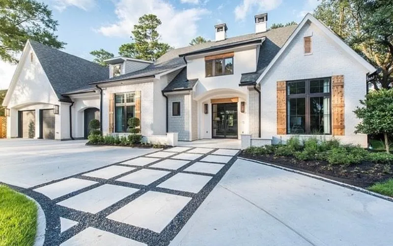 Pompano Beach Concrete constructs new driveways using pavers.