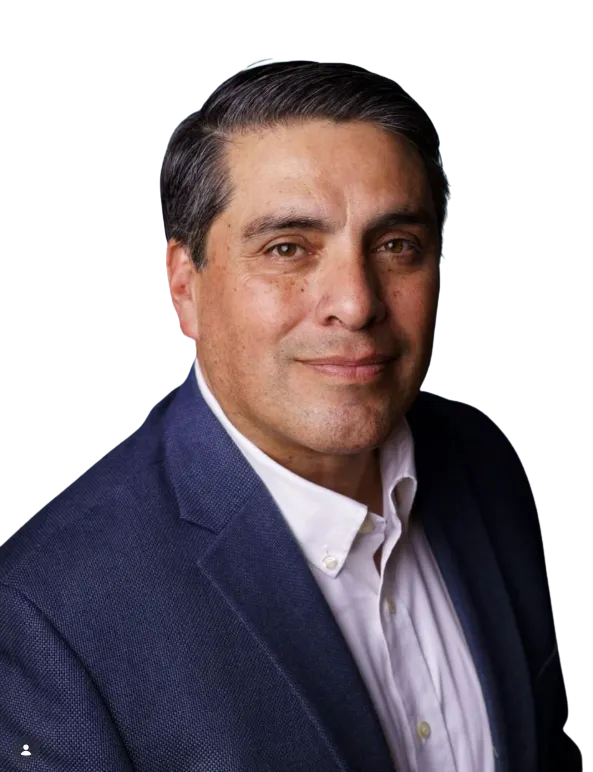 Roger Hernández, asesor inmobiliario especializado en propidades productivas