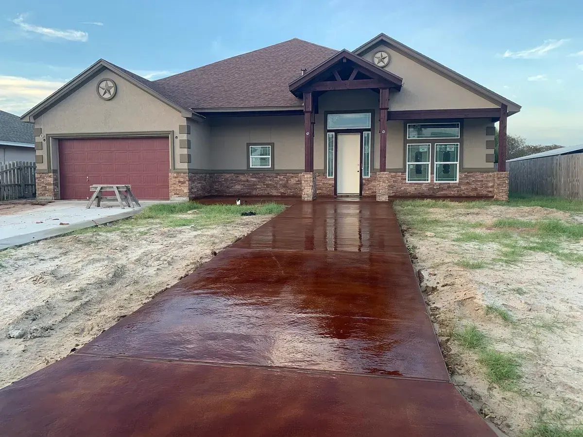 Corpus Christi Concrete builds and installs Driveway