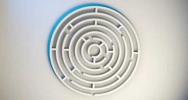 white circular maze