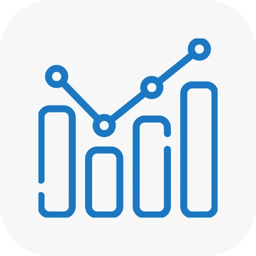 Intérieur raffiné du restaurant Le Prieuré à Ambierle, mettant en valeur des tables élégamment dressées, une décoration soignée et une ambiance chaleureuse.