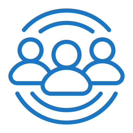 Intérieur raffiné du restaurant Le Prieuré à Ambierle, mettant en valeur des tables élégamment dressées, une décoration soignée et une ambiance chaleureuse.