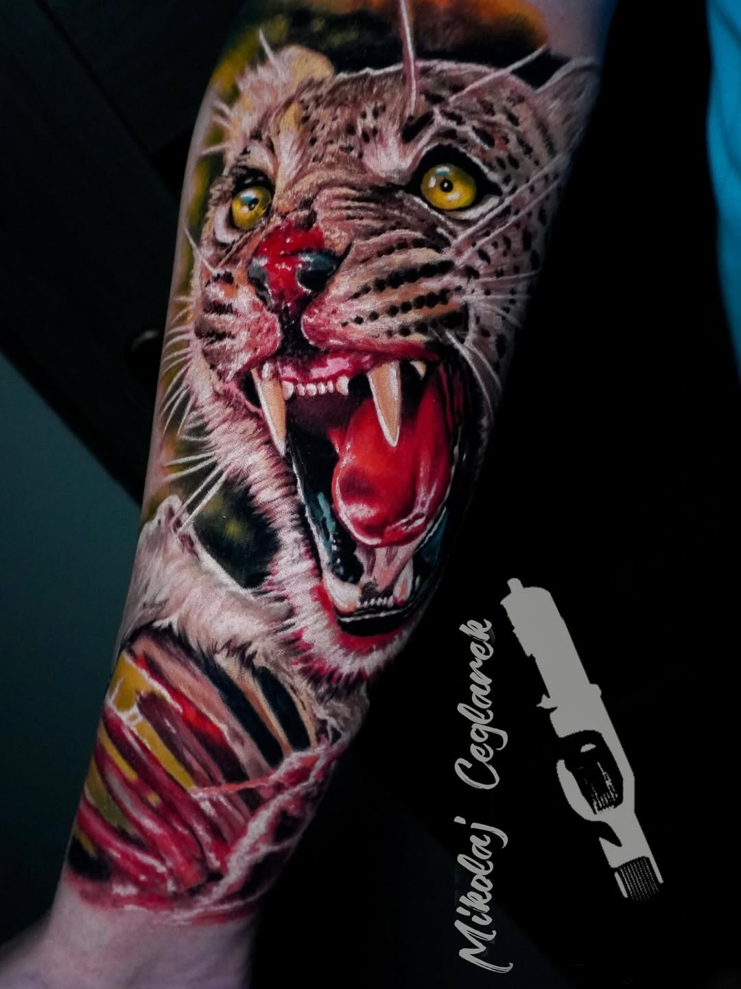 red white and black no smoking sign