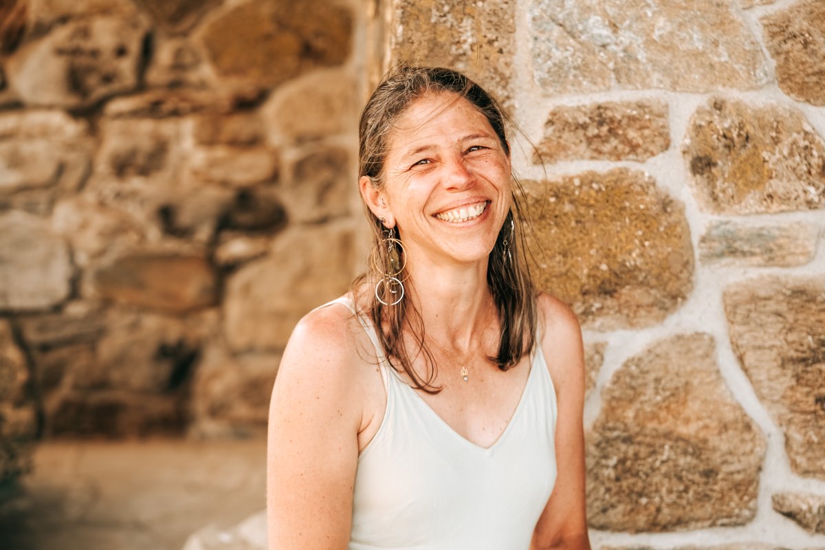 Portrait de Gaëlle Pernet Girard, thérapeute en régulation du système nerveux à Onex près de Genève