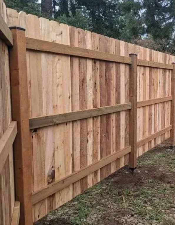 Cedar Privacy Fence in Roseburg, Oregon