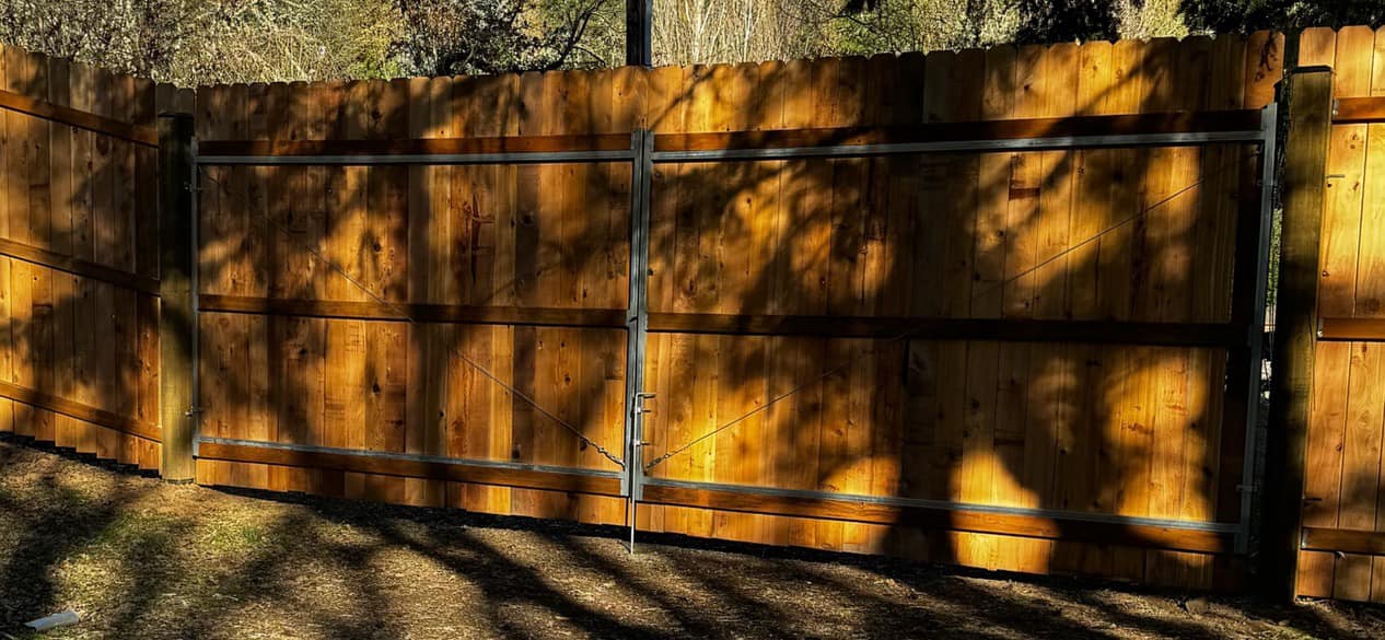 Cedar Privacy Fence in Roseburg, Oregon