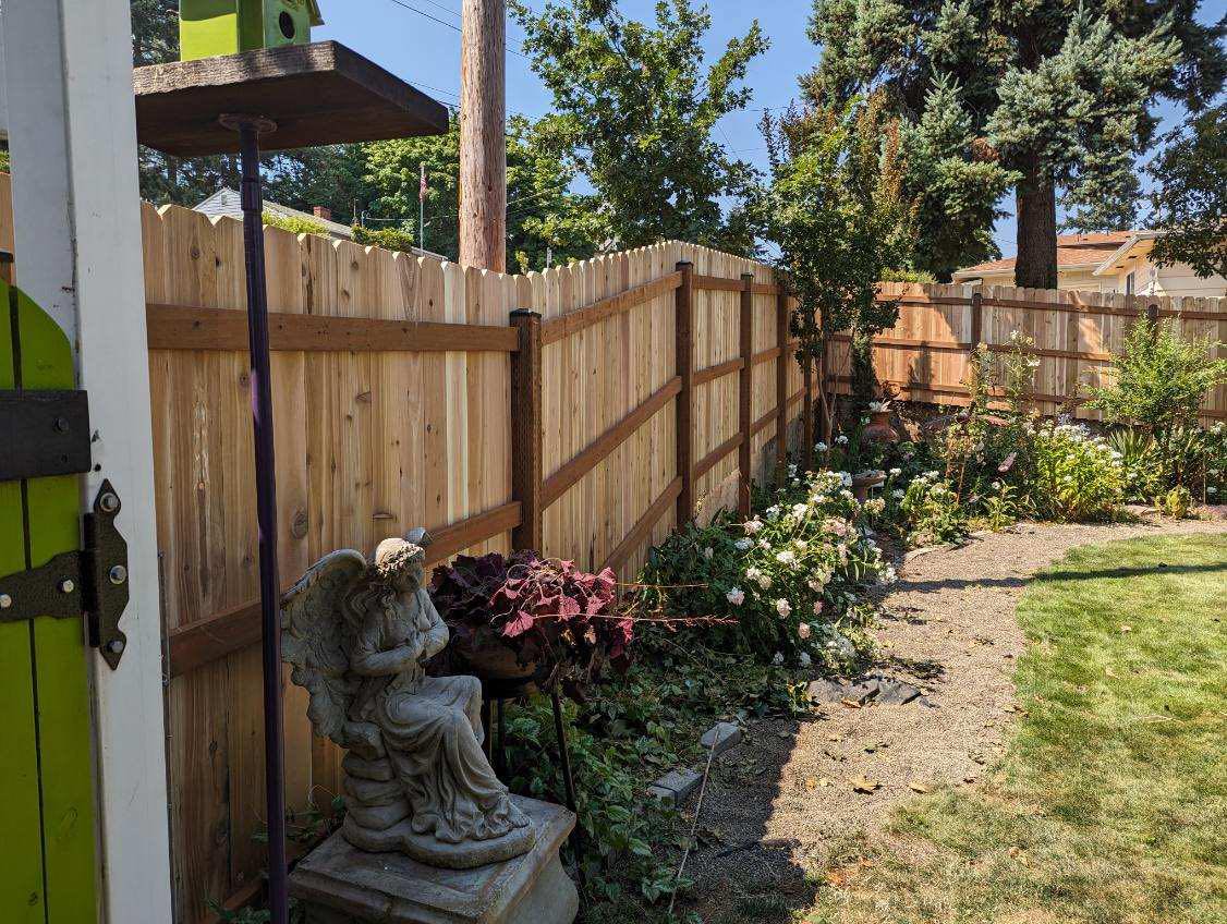 Western Red Cedar Privacy Fence in Roseburg, Oregon