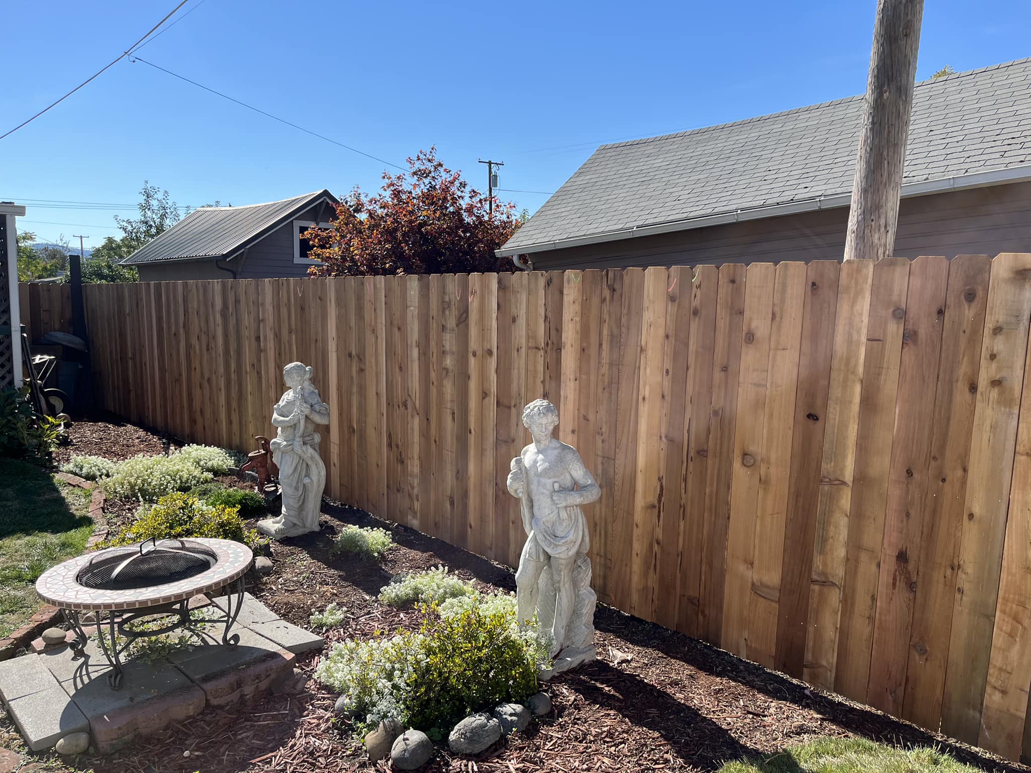 Western Red Cedar Privacy Fence in Roseburg, Oregon