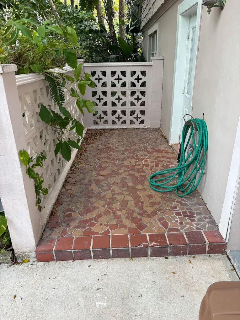 Fence Washing in West Palm Beach, Fort Lauderdale And Surrounding Areas