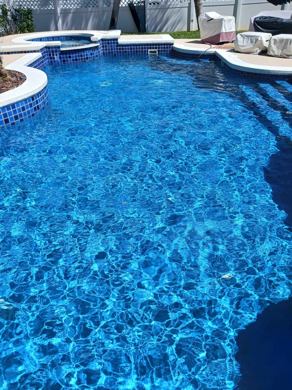 pool cleaning service