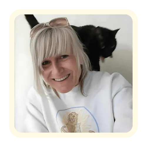 Tracy certified professional pet sitter providing in home pet care in Ahwatukee AZ